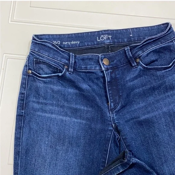 Ann Taylor Loft Curvy Skinny Dark Wash Jeans Size 2 - Picture 2 of 6